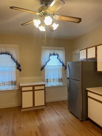 3 bed, 1 bath apartment for rent at 17 North Woodford St Unit 1, Worcester — photo 11 of 15