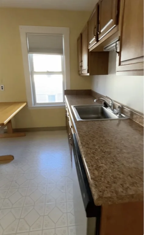 3 bed, 1 bath apartment for rent at 17 Oakland Unit 17, Watertown — photo 14 of 22