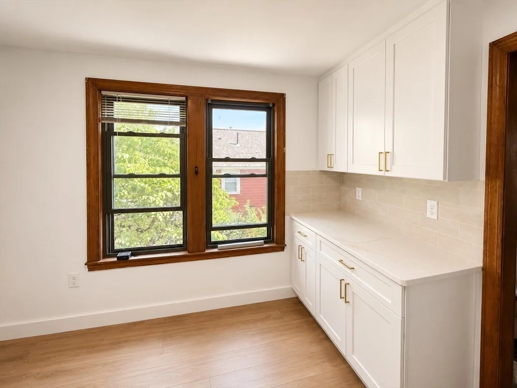 3 bed, 1 bath apartment for rent at 17 Oakledge Unit 2, Arlington — photo 4 of 24