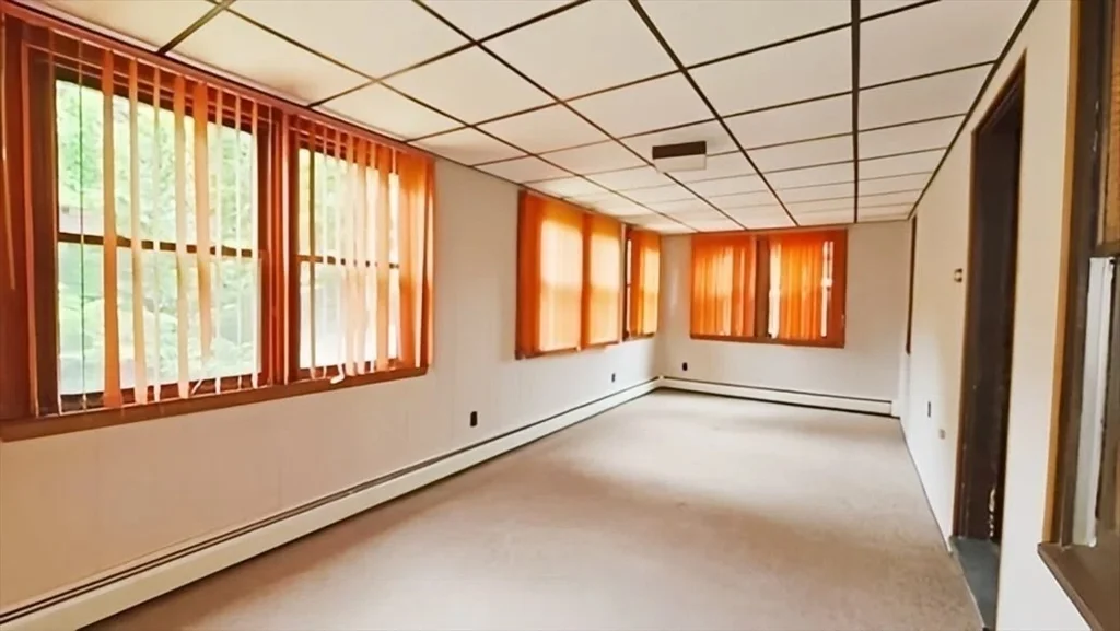 3 bed, 1 bath apartment for rent at 17 Oakledge Unit 2, Arlington — photo 18 of 24