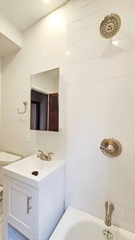 3 bed, 1 bath apartment for rent at 17 Oakledge Unit 2, Arlington — photo 7 of 24