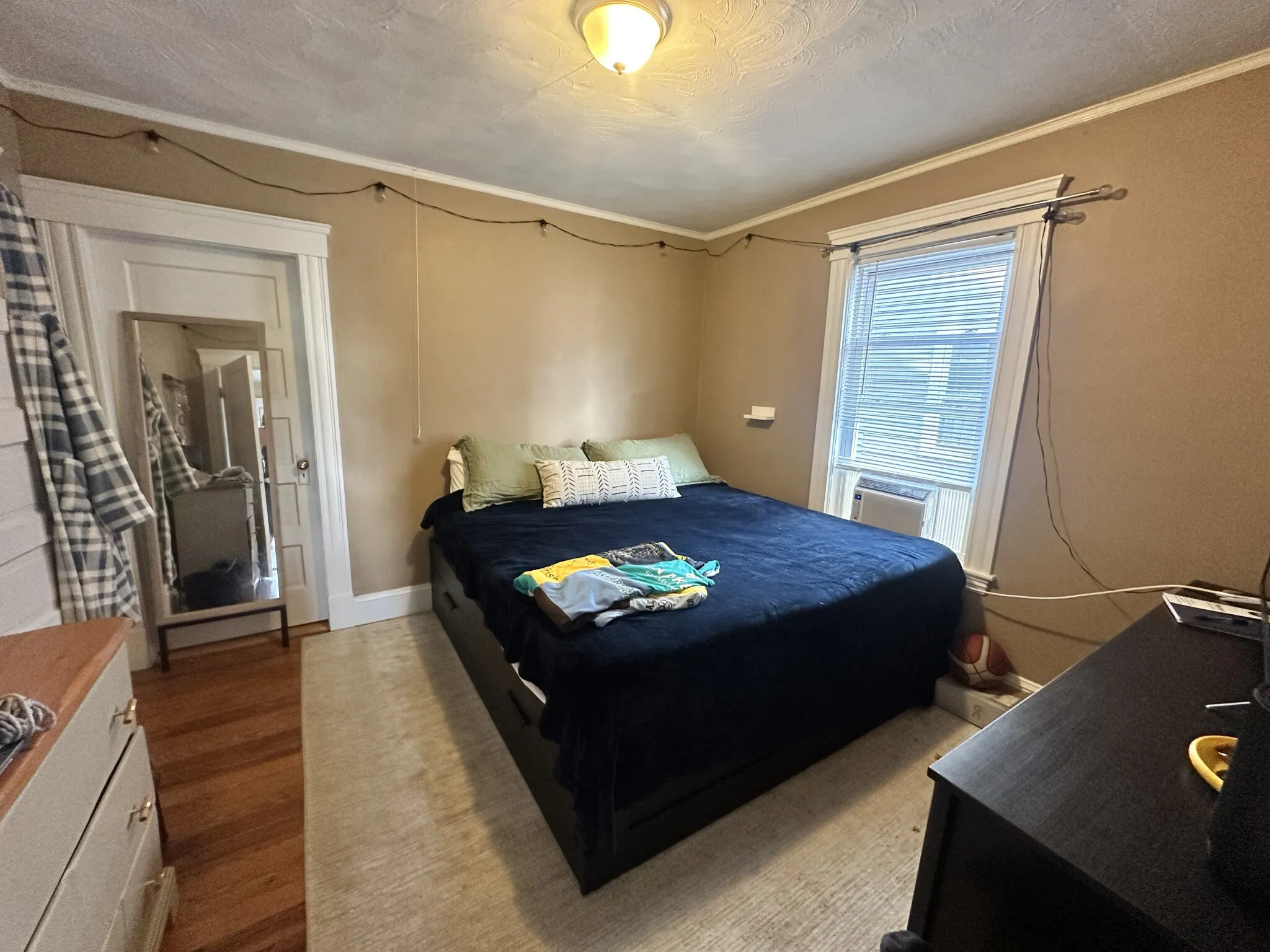 2 bed, 1 bath apartment for rent at 17 Orrin St Unit 2, Neighborhood Nine — photo 8 of 17