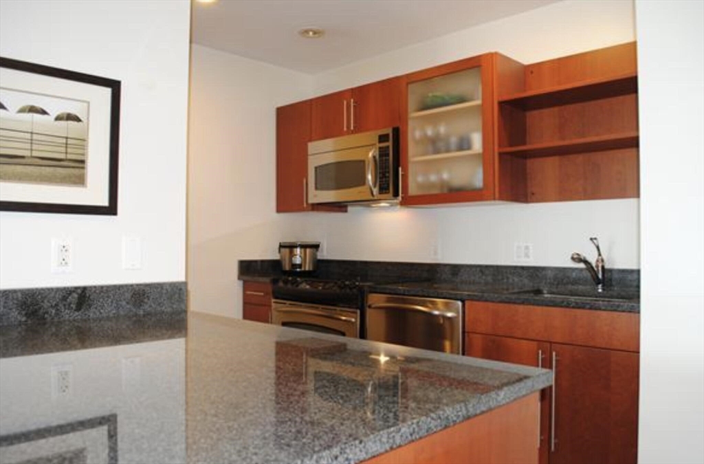 2 bed, 2 bath apartment for rent at 17 Otis St Unit 601, East Cambridge — photo 5 of 13