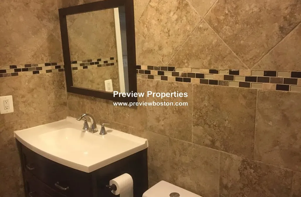 2 bed, 1 bath apartment for rent at 17 Oxford Circle Unit P, Belmont — photo 6 of 11