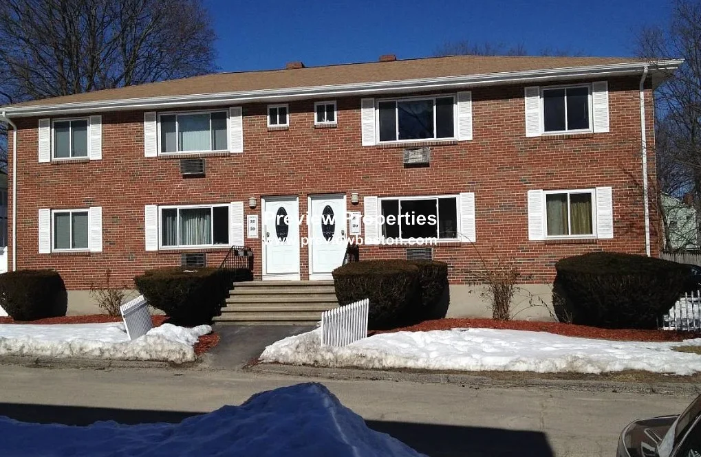 2 bed, 1 bath apartment for rent at 17 Oxford Circle Unit P, Belmont — photo 11 of 11
