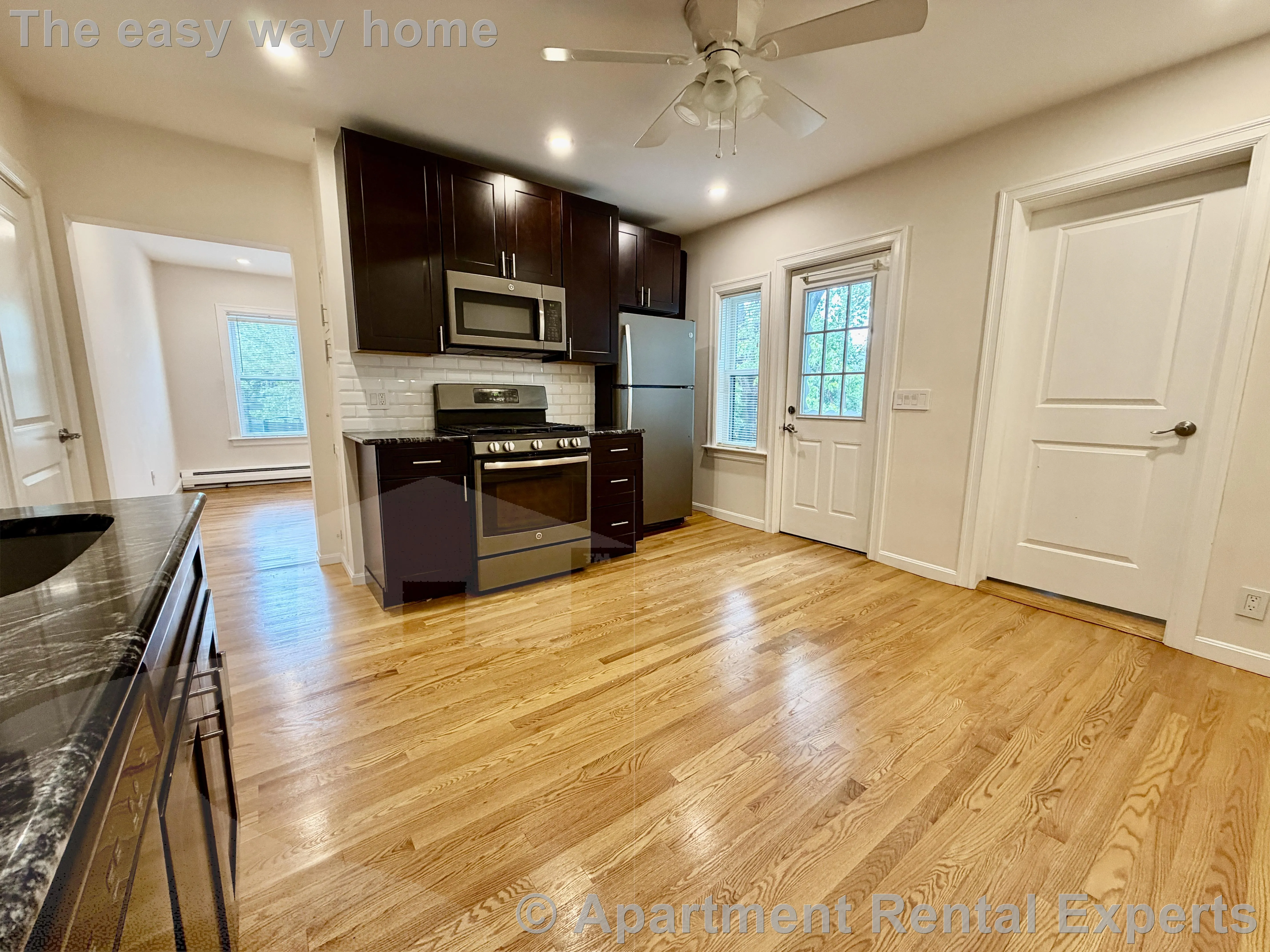 2 bed, 1 bath apartment for rent at 17 Oxford St Unit 1, Spring Hill — photo 1 of 19