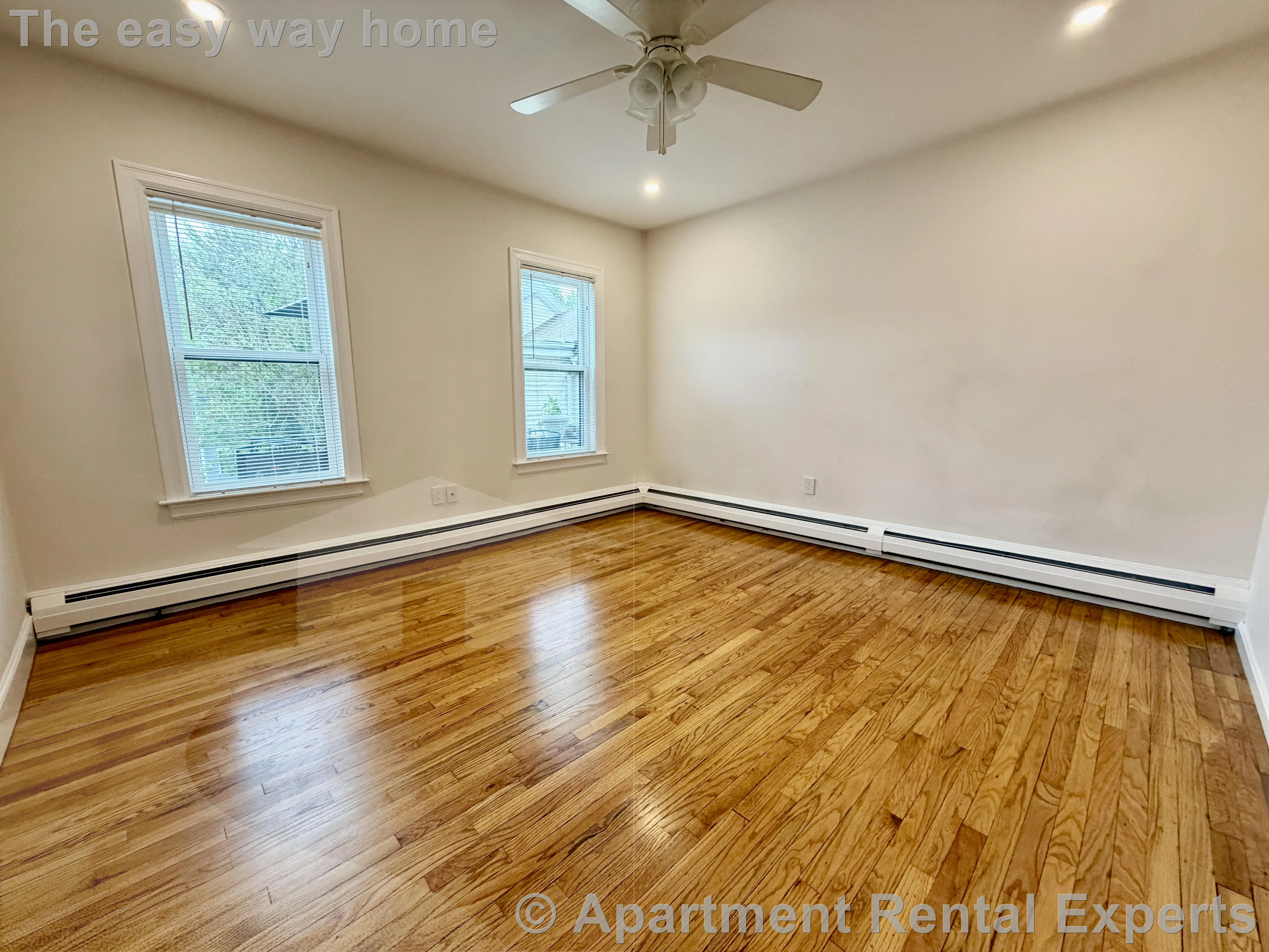 2 bed, 1 bath apartment for rent at 17 Oxford St Unit 1, Spring Hill — photo 2 of 19