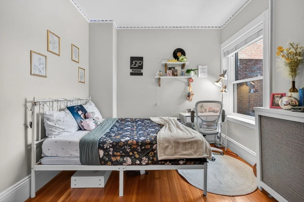 3 bed, 1 bath apartment for rent at 17 Park Vale Unit 4A, Coolidge Corner — photo 12 of 24