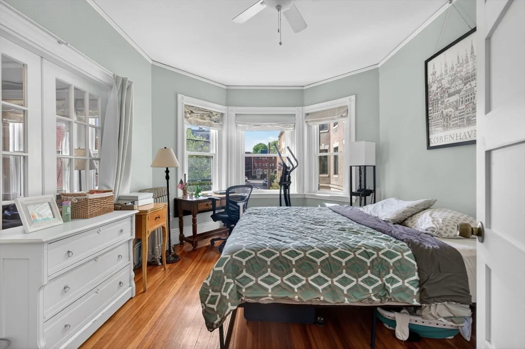 3 bed, 1 bath apartment for rent at 17 Park Vale Unit 4A, Coolidge Corner — photo 15 of 24