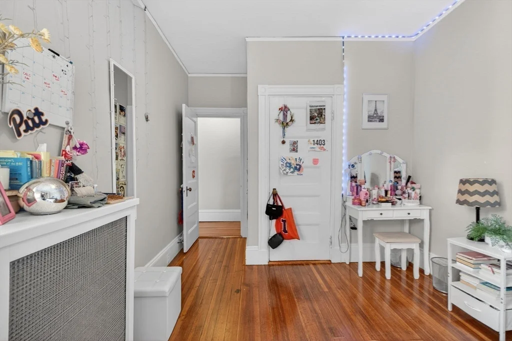 3 bed, 1 bath apartment for rent at 17 Park Vale Unit 4A, Coolidge Corner — photo 13 of 24