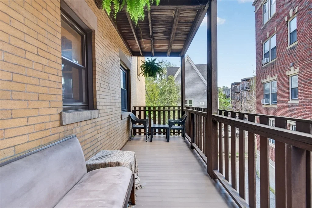 3 bed, 1 bath apartment for rent at 17 Park Vale Unit 4A, Coolidge Corner — photo 4 of 24
