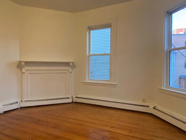 3 bed, 1 bath apartment for rent at 17 Parker Hill Ave Unit 1, Mission Hill — photo 4 of 8