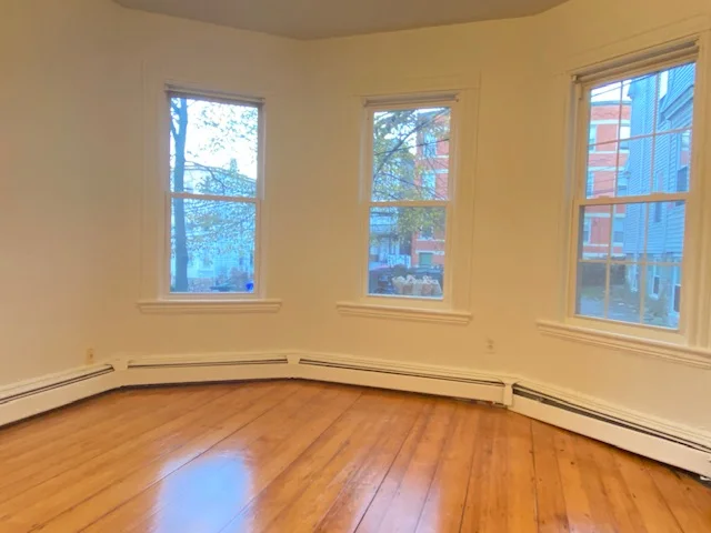 3 bed, 1 bath apartment for rent at 17 Parker Hill Ave Unit 1, Mission Hill — photo 3 of 8