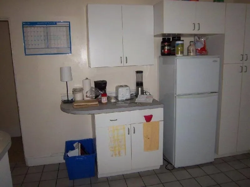 3 bed, 1 bath apartment for rent at 17 Parker Hill Ave Unit 2, Mission Hill — photo 4 of 7