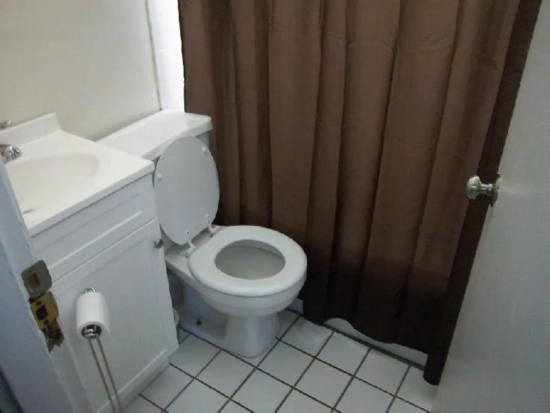 3 bed, 1 bath apartment for rent at 17 Parker Hill Ave Unit 2, Mission Hill — photo 5 of 7