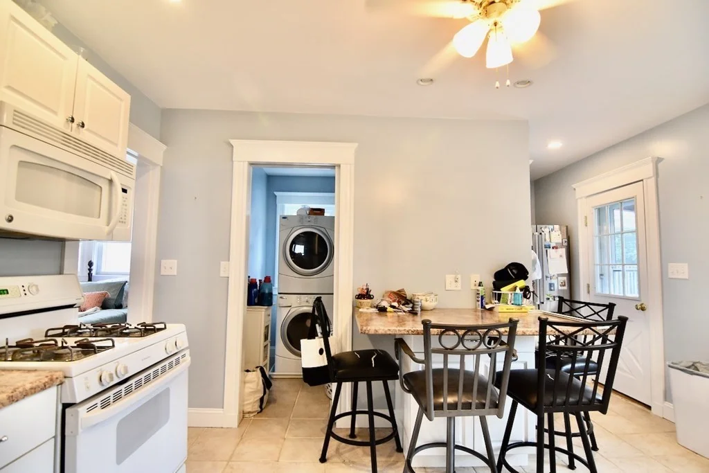 2 bed, 1 bath apartment for rent at 17 Pembroke St Unit 1, Quincy — photo 5 of 18