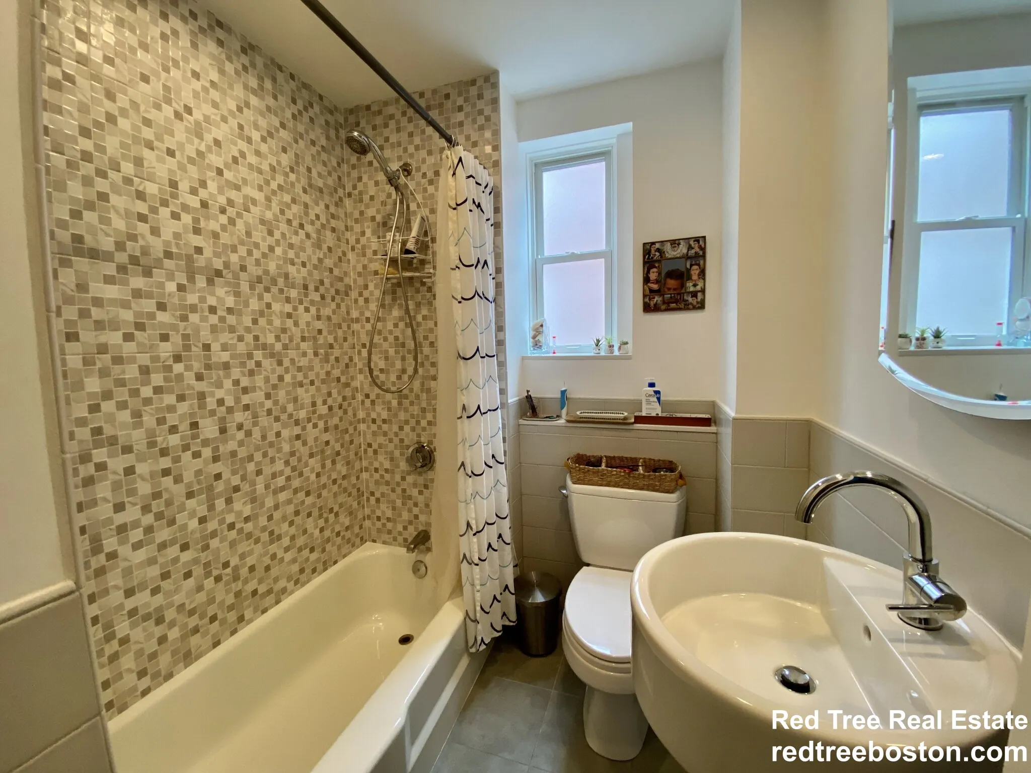 2.5 bed, 1 bath apartment for rent at 17 Perry St Unit 2, Central Village — photo 10 of 16