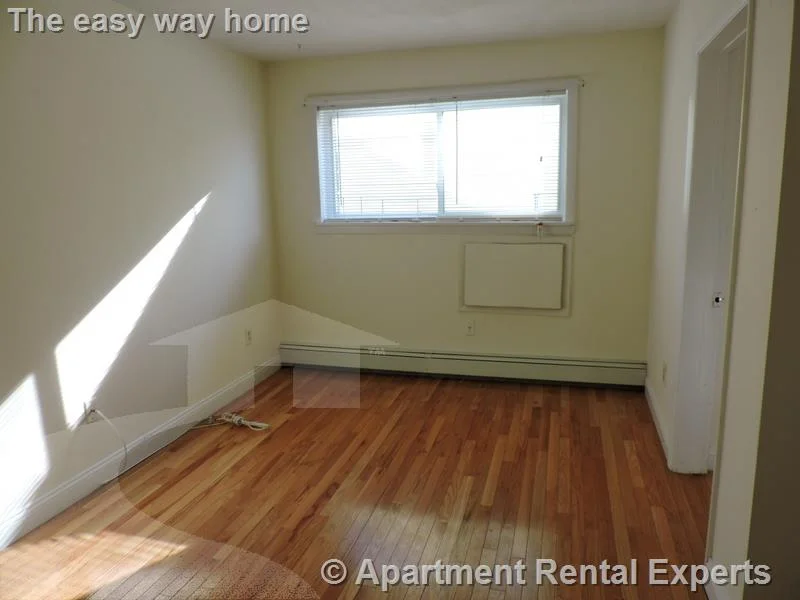 2 bed, 1 bath apartment for rent at 17 Pine St Unit 1, Central Square — photo 4 of 8