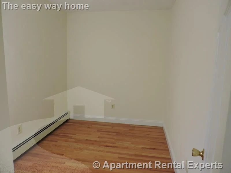 2 bed, 1 bath apartment for rent at 17 Pine St Unit 1, Central Square — photo 6 of 8