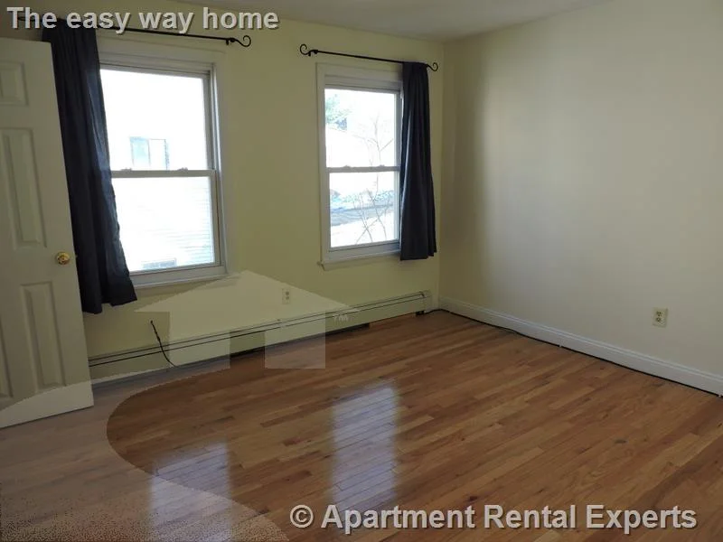 2 bed, 1 bath apartment for rent at 17 Pine St Unit 1, Central Square — photo 3 of 8