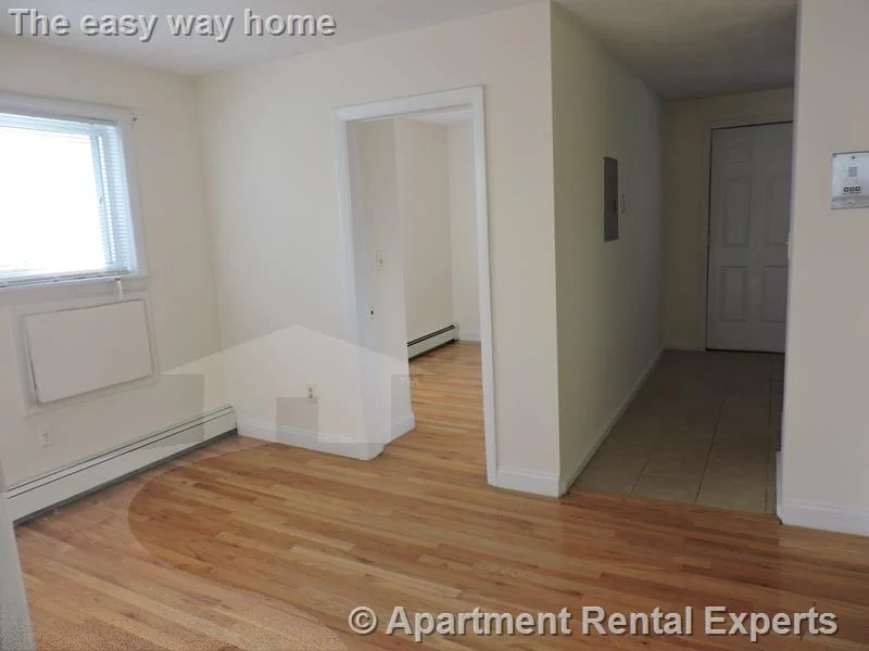2 bed, 1 bath apartment for rent at 17 Pine St Unit 1, Central Square — photo 2 of 8