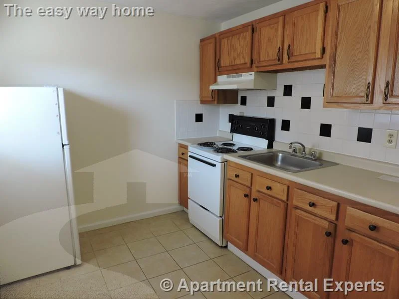 2 bed, 1 bath apartment for rent at 17 Pine St Unit 1, Central Square — photo 8 of 8