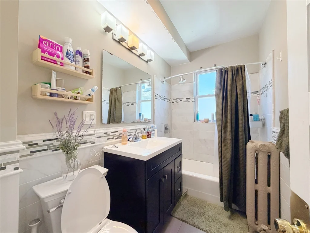 4 bed, 1 bath apartment for rent at 17 Pleasant St Unit 2, Dorchester — photo 3 of 13