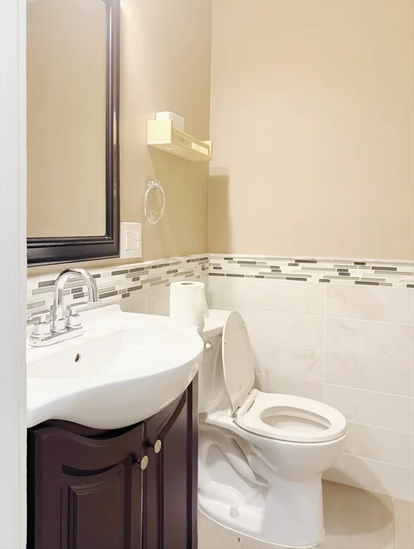 4 bed, 1 bath apartment for rent at 17 Pleasant St Unit 3, Dorchester — photo 8 of 14