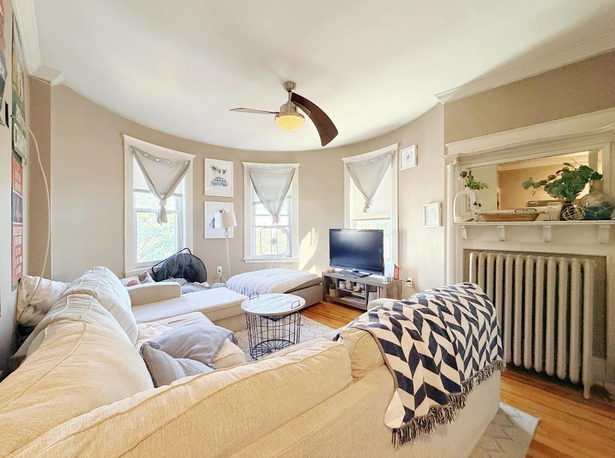 4 bed, 1 bath apartment for rent at 17 Pleasant St Unit 3, Dorchester