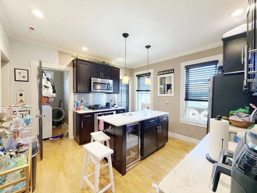 4 bed, 1 bath apartment for rent at 17 Pleasant St Unit 3, Dorchester — photo 5 of 14