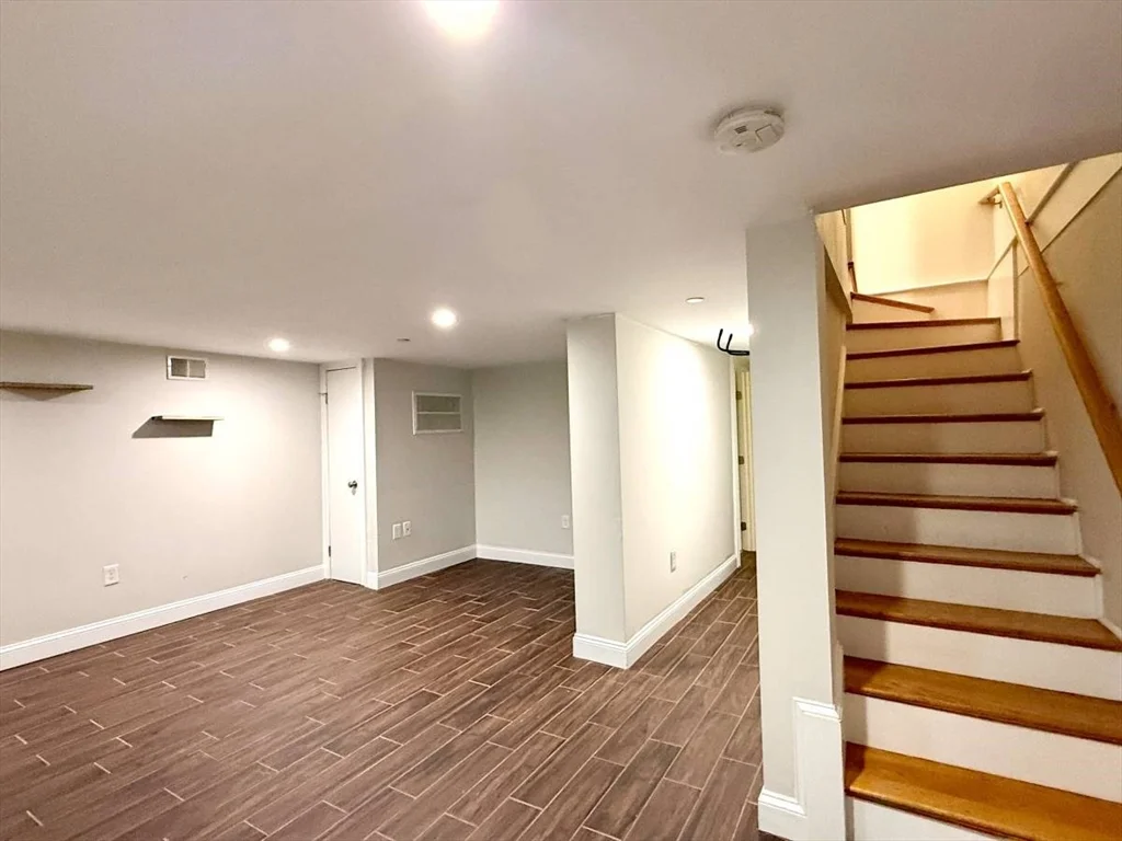 3 bed, 2 bath apartment for rent at 17 Plymouth St Unit 1, Kendall Square — photo 6 of 9