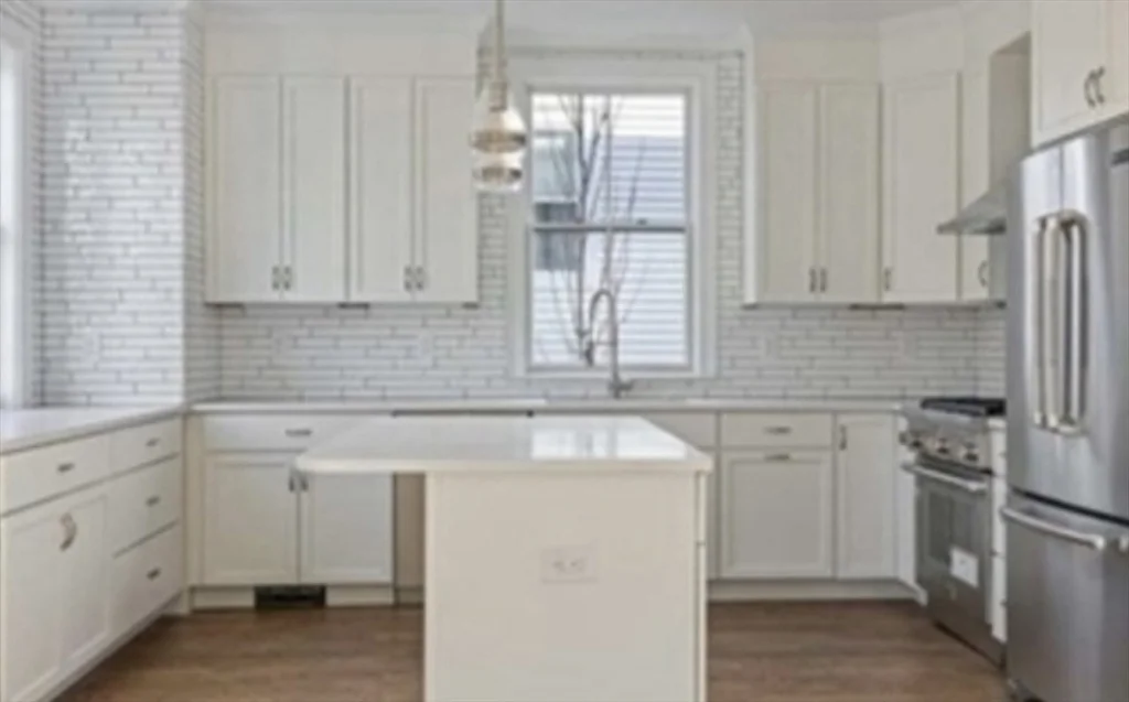 4 bed, 3 bath apartment for rent at 17 Porter St Unit 1, Spring Hill — photo 4 of 15