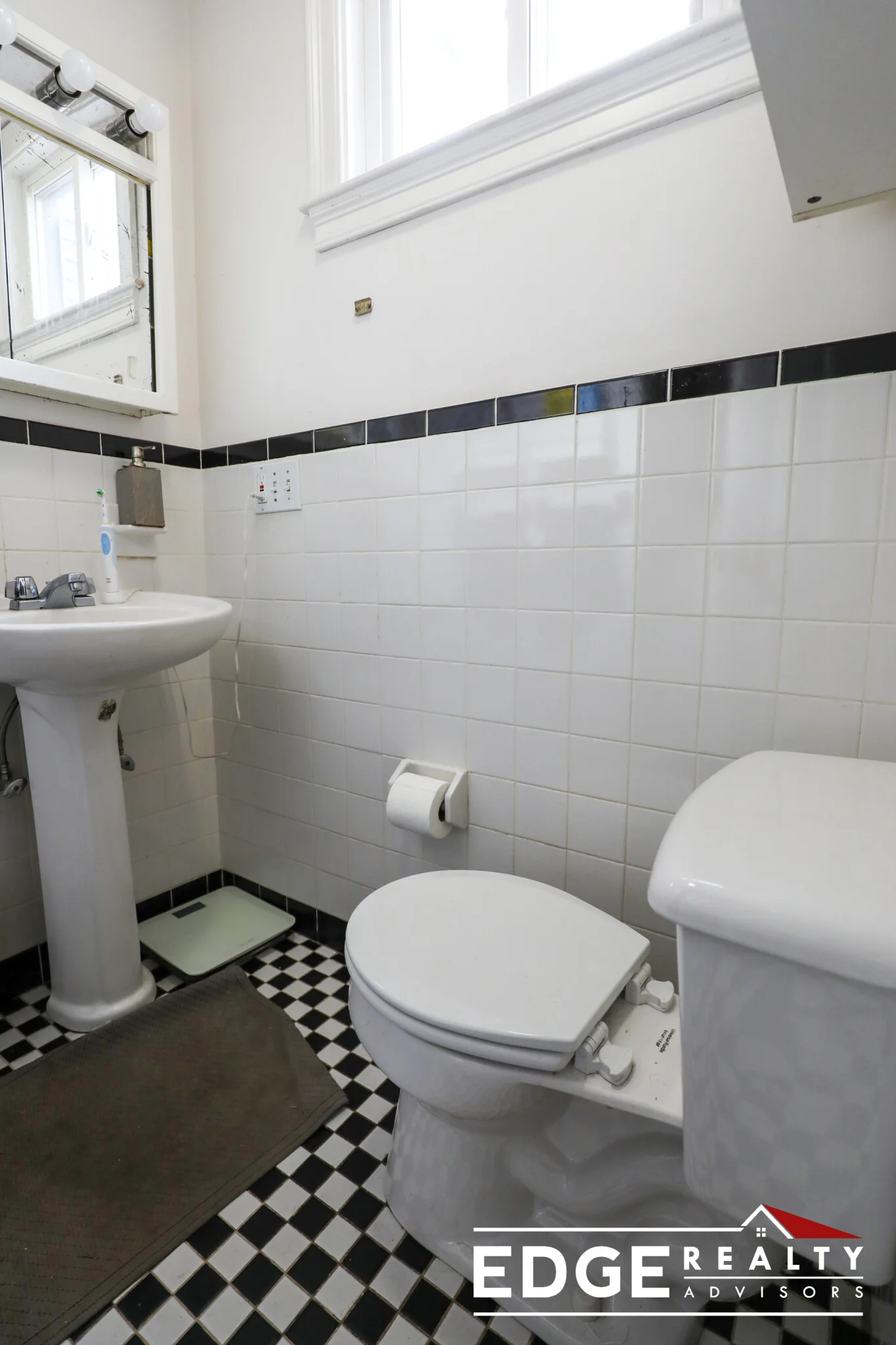 3 bed, 2 bath apartment for rent at 17 Pratt St Unit 1, Allston — photo 8 of 8