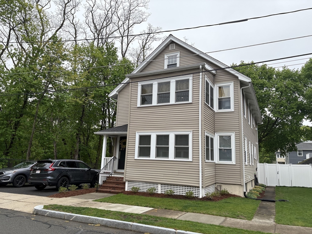 2 bed, 1 bath apartment for rent at 17 Prince St Unit 17, Belmont — photo 1 of 14