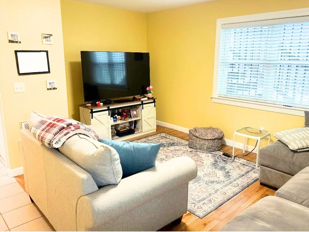 2 bed, 1 bath apartment for rent at 17 Proctor St Unit 1, Peabody — photo 3 of 6
