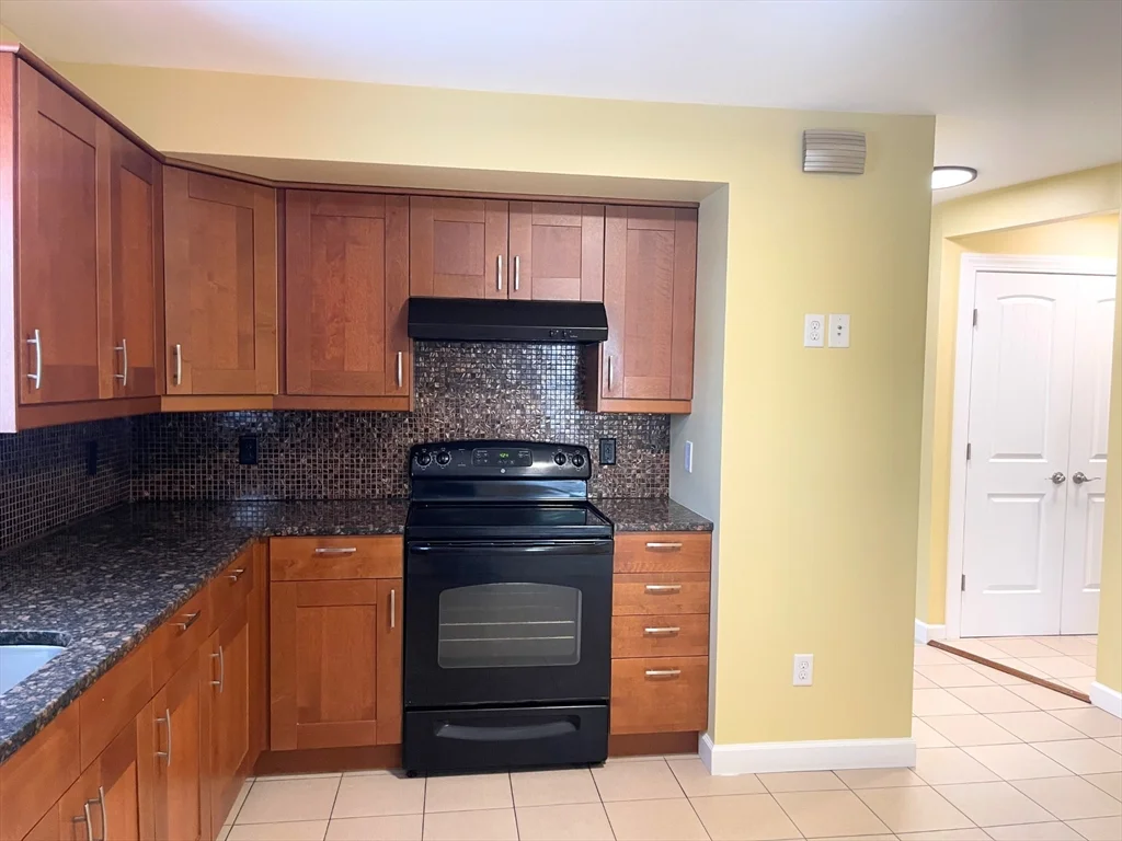 2 bed, 1 bath apartment for rent at 17 Proctor St Unit 1, Peabody — photo 10 of 22