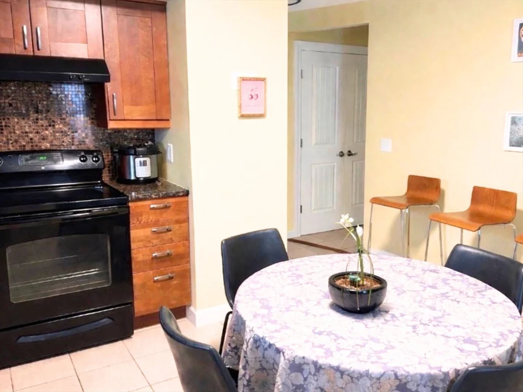 2 bed, 1 bath apartment for rent at 17 Proctor St Unit 1, Peabody — photo 5 of 6