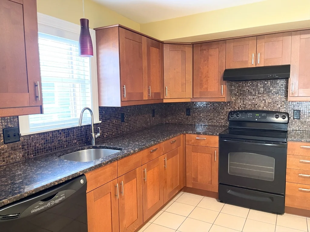 2 bed, 1 bath apartment for rent at 17 Proctor St Unit 1, Peabody — photo 9 of 22