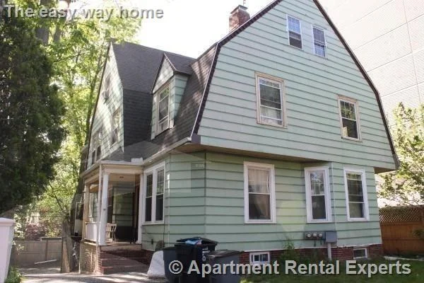 5 bed, 2 bath apartment for rent at 17 Putnam Ave, Harvard Square — photo 12 of 12