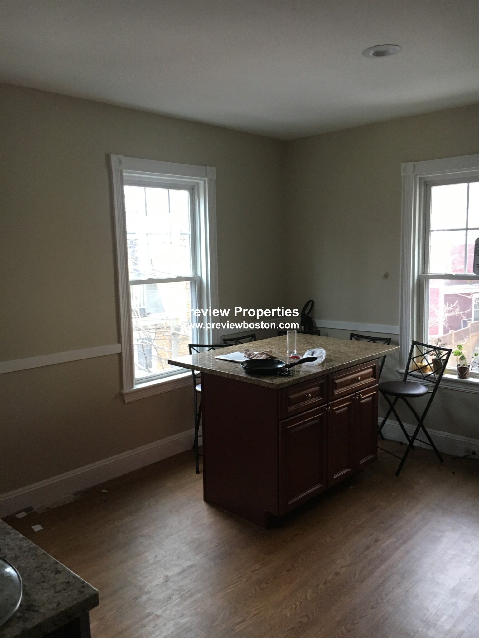 5 bed, 2 bath apartment for rent at 17 Putnam Unit P, Harvard Square — photo 4 of 12