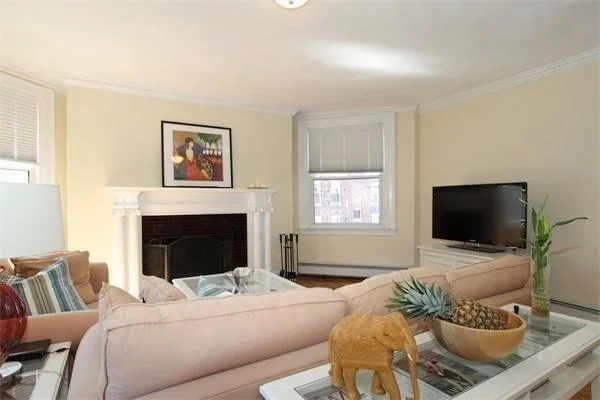 2 bed, 1 bath apartment for rent at 17 Regent Circle Unit 3, Brookline — photo 11 of 13