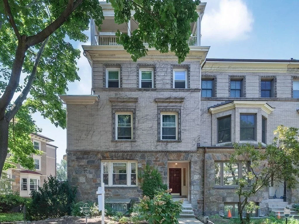 2 bed, 1 bath apartment for rent at 17 Regent Circle Unit 3, Brookline