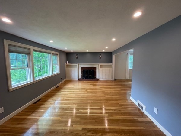 4 bed, 2 bath apartment for rent at 17 Ridley Rd, Dedham — photo 19 of 26