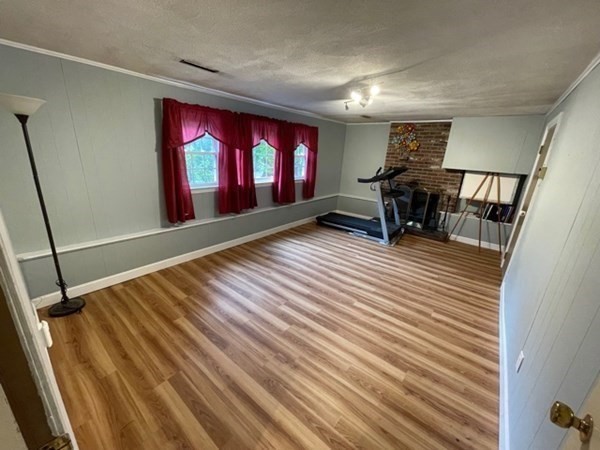 4 bed, 2 bath apartment for rent at 17 Ridley Rd, Dedham — photo 6 of 26