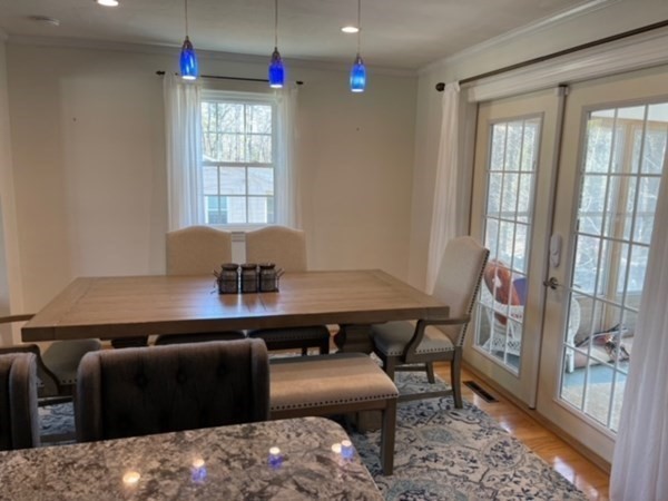 4 bed, 2 bath apartment for rent at 17 Ridley Rd, Dedham — photo 5 of 26