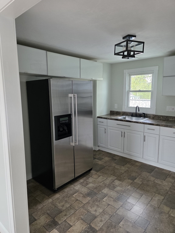 2 bed, 1 bath apartment for rent at 17 Robert St Unit 2, Fitchburg — photo 2 of 17