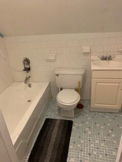 1 bed, 1 bath apartment for rent at 17 Round Hill Unit 3, Jamaica Plain — photo 6 of 8