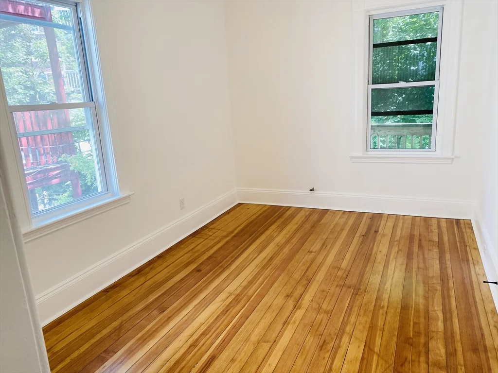 3 bed, 1 bath apartment for rent at 17 Rowell St Unit 1, Dorchester — photo 5 of 10