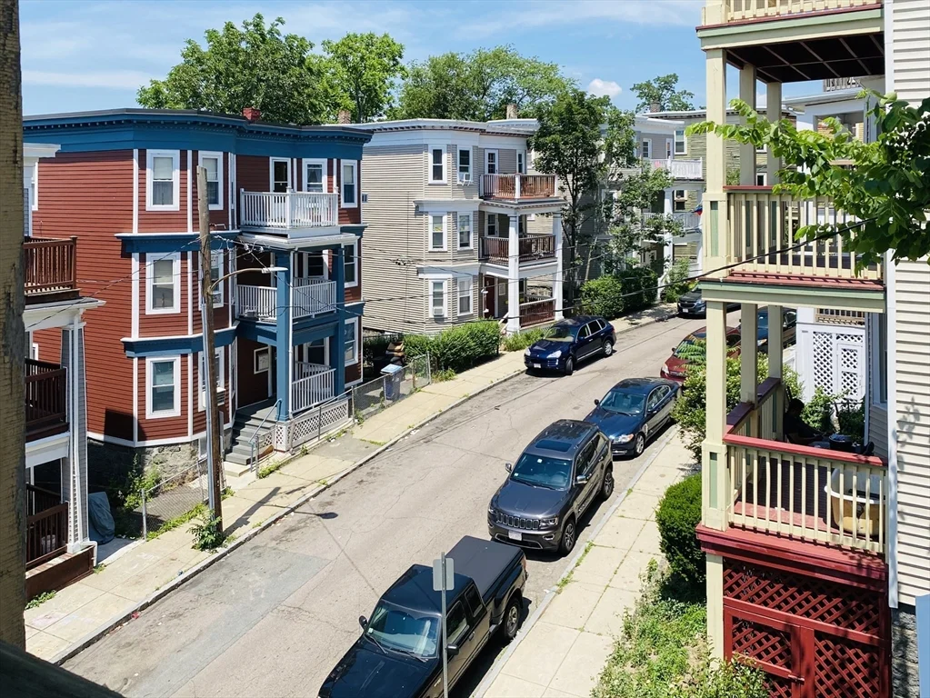 3 bed, 1 bath apartment for rent at 17 Rowell St Unit 1, Dorchester — photo 10 of 10