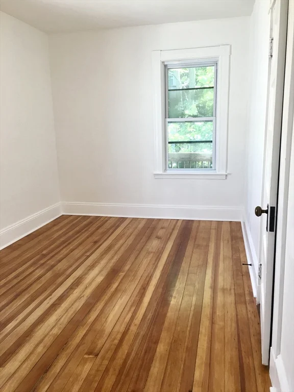 3 bed, 1 bath apartment for rent at 17 Rowell St Unit 1, Dorchester — photo 8 of 10